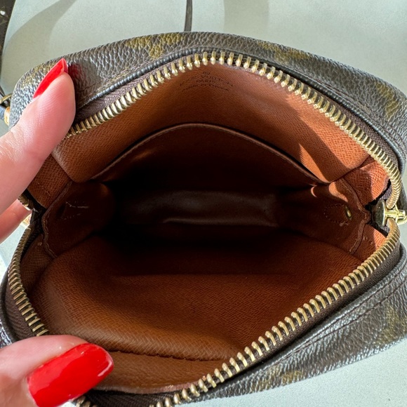 Authentic Gently used Louis Vuitton Amazone Crossbody bag - Picture 8 of 9